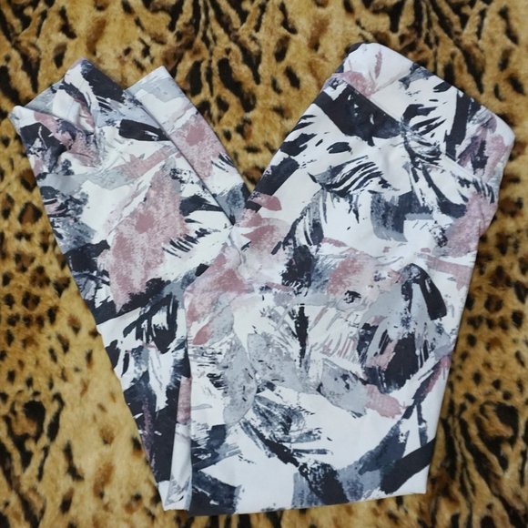 Calvin Klein performance capri NWOT - Picture 4 of 5